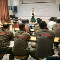 xƸՈ̩ӢУںӼg(sh)Ӗ(xn)(hu)