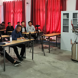 1020ɽ|xؙC(j)е޹˾ekpTʽץؙC(j)Ӗ(xn)n